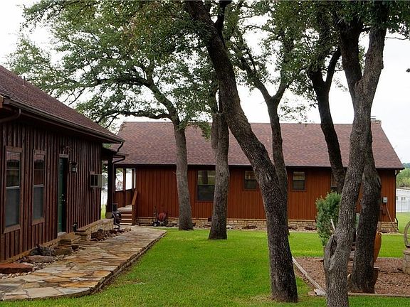 2nd image of 1021 Bluebonnet Cir