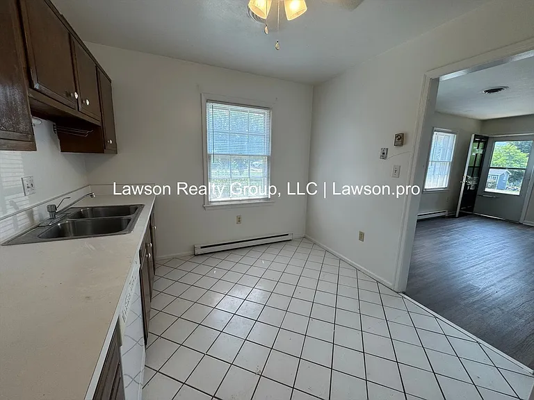 623-625 Moran Ave — Photo 7