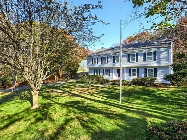 11 Winding Way, Plymouth, MA 02360