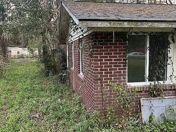 5th image of 1127 Halcyon Dr