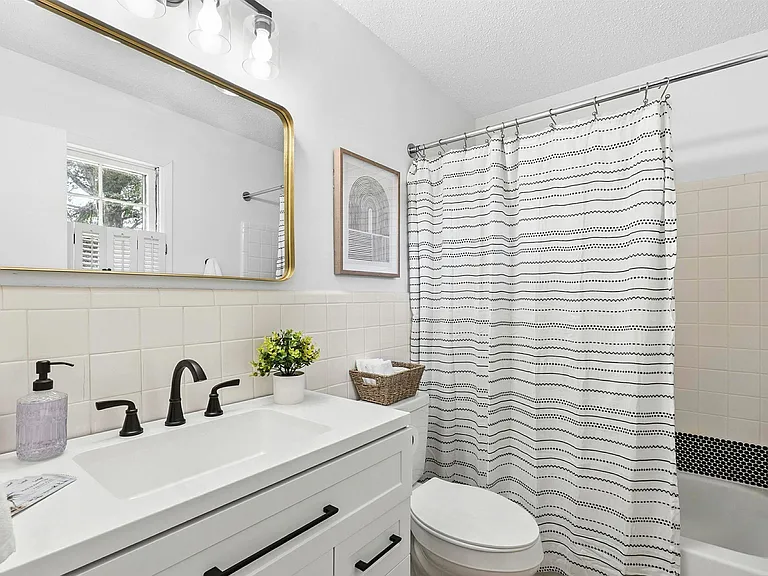 1726 Greenwood Cir — Photo 47