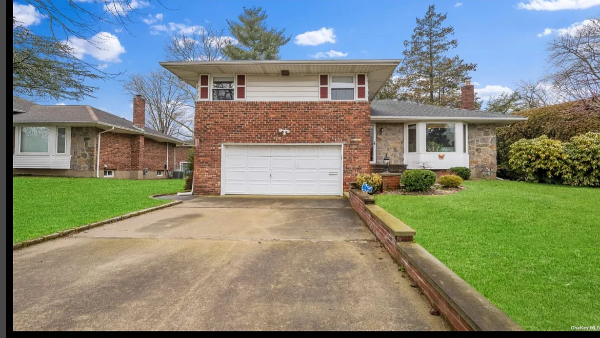 14 Berkley Ln — Photo 1