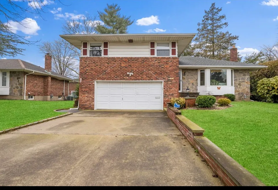 14 Berkley Ln