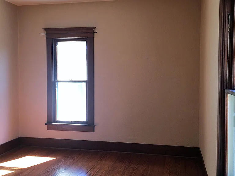 440 W 5th St — Photo 9
