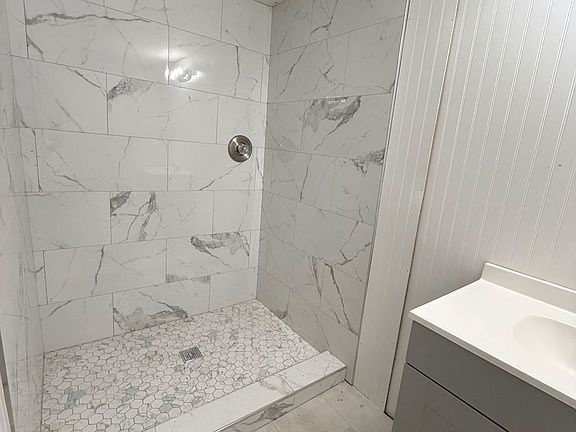 2nd image of 2081 Oakshire Rd #45