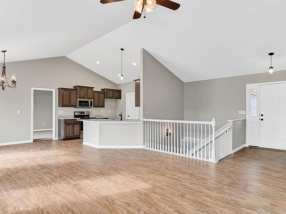 4th image of 50 Kensington Palace Dr