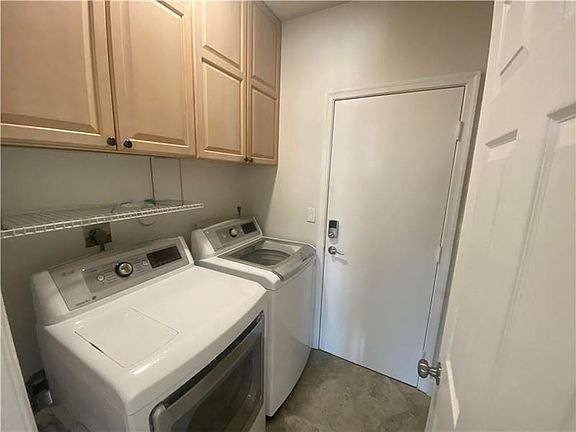 4th image of 327 SW 188th Ter