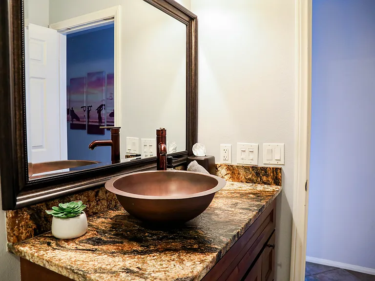 2nd Bathroom located between 2nd & 3rd Bedroom