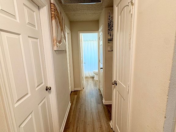 3rd image of 1112 Laguna Dr