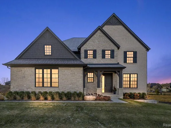 11888 Ovation Ct, Utica, MI 48315
