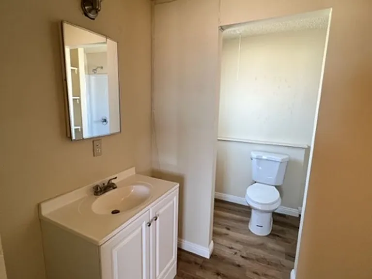 1092 E Hosking Rd — Photo 12