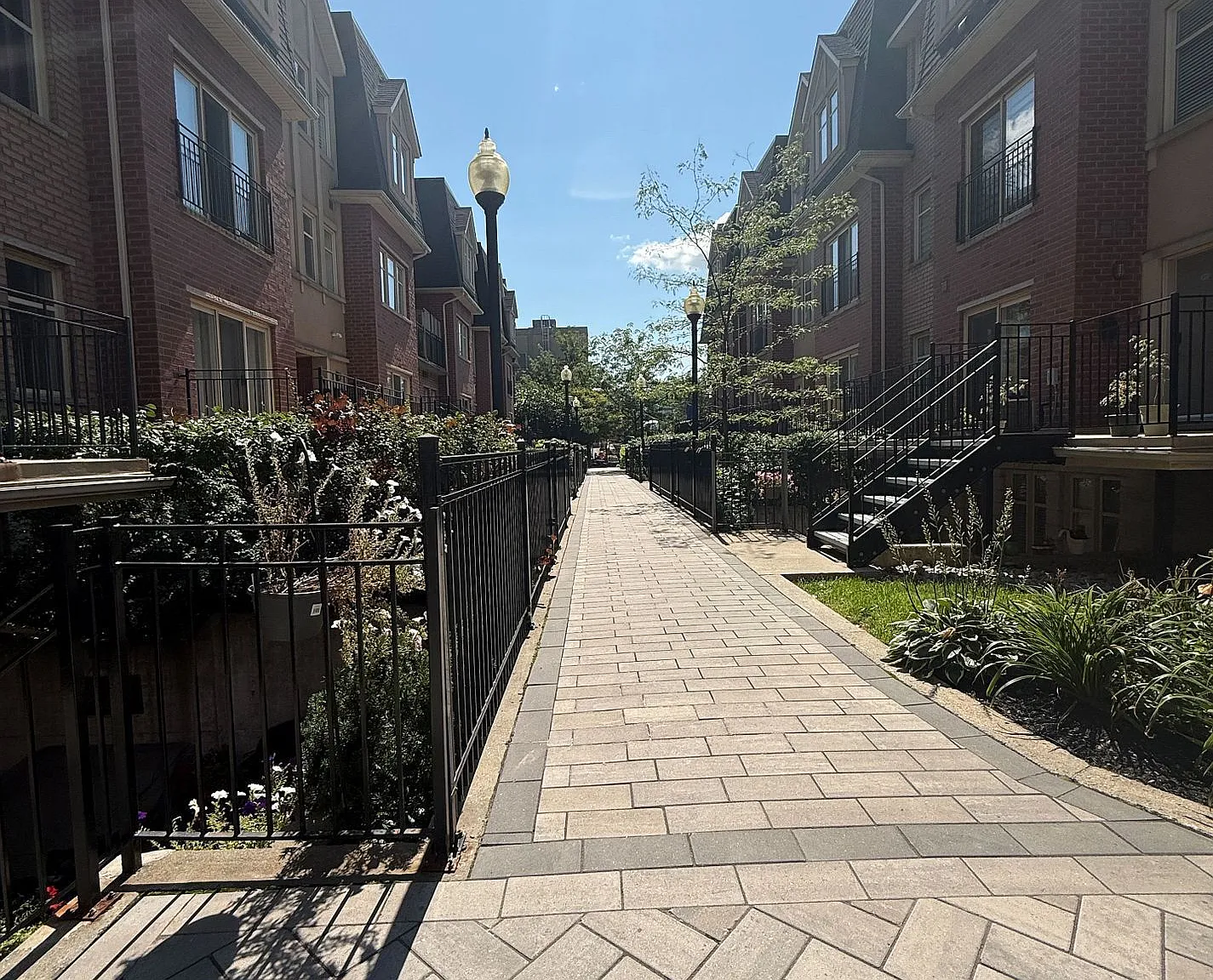 2 bed, $2,399 — Photo 1