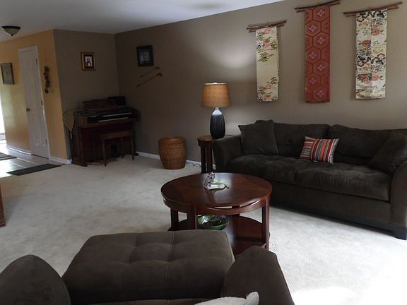 3rd image of 85 Hastings Dr