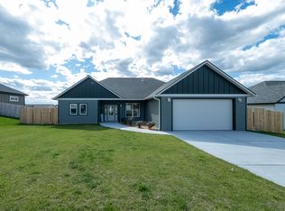 8826 Snapdragon Dr, Missoula, MT 59808