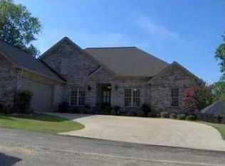 1520 Plantation Rd, Tuscaloosa, AL 35405