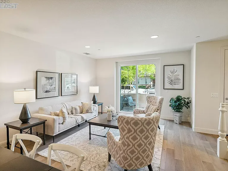 3047 Blackberry Ave — Photo 5