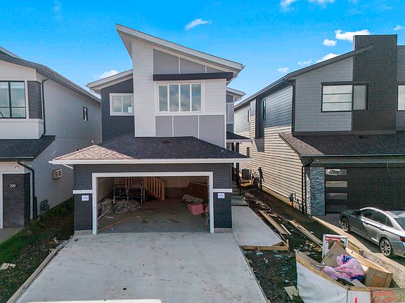 2nd image of 216 33rd St SW