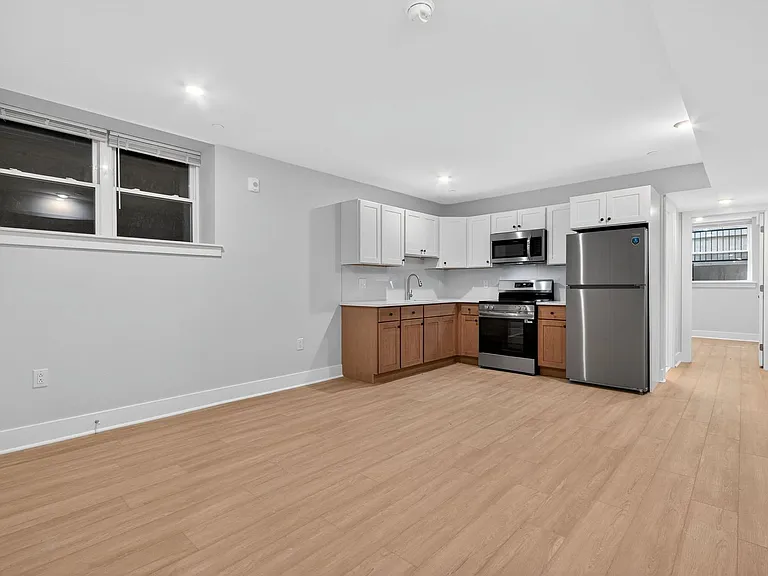 822 N 40th St — Photo 2