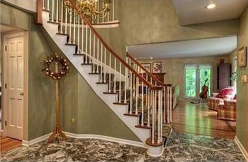 5th image of 92 Tanglewood Dr W