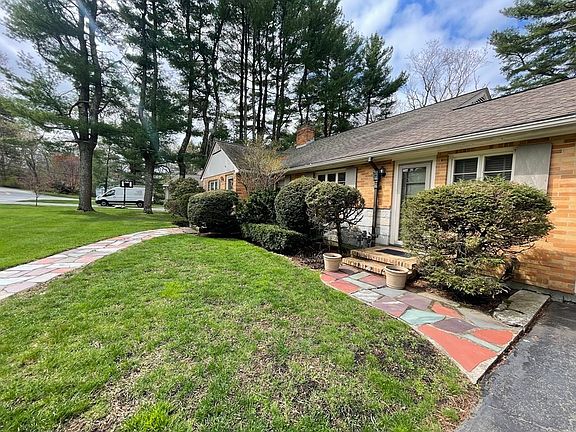 2nd image of 204 Follen Rd