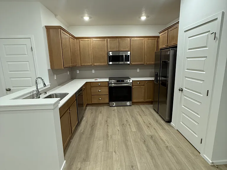 2711 N Broadwing Ln — Photo 7