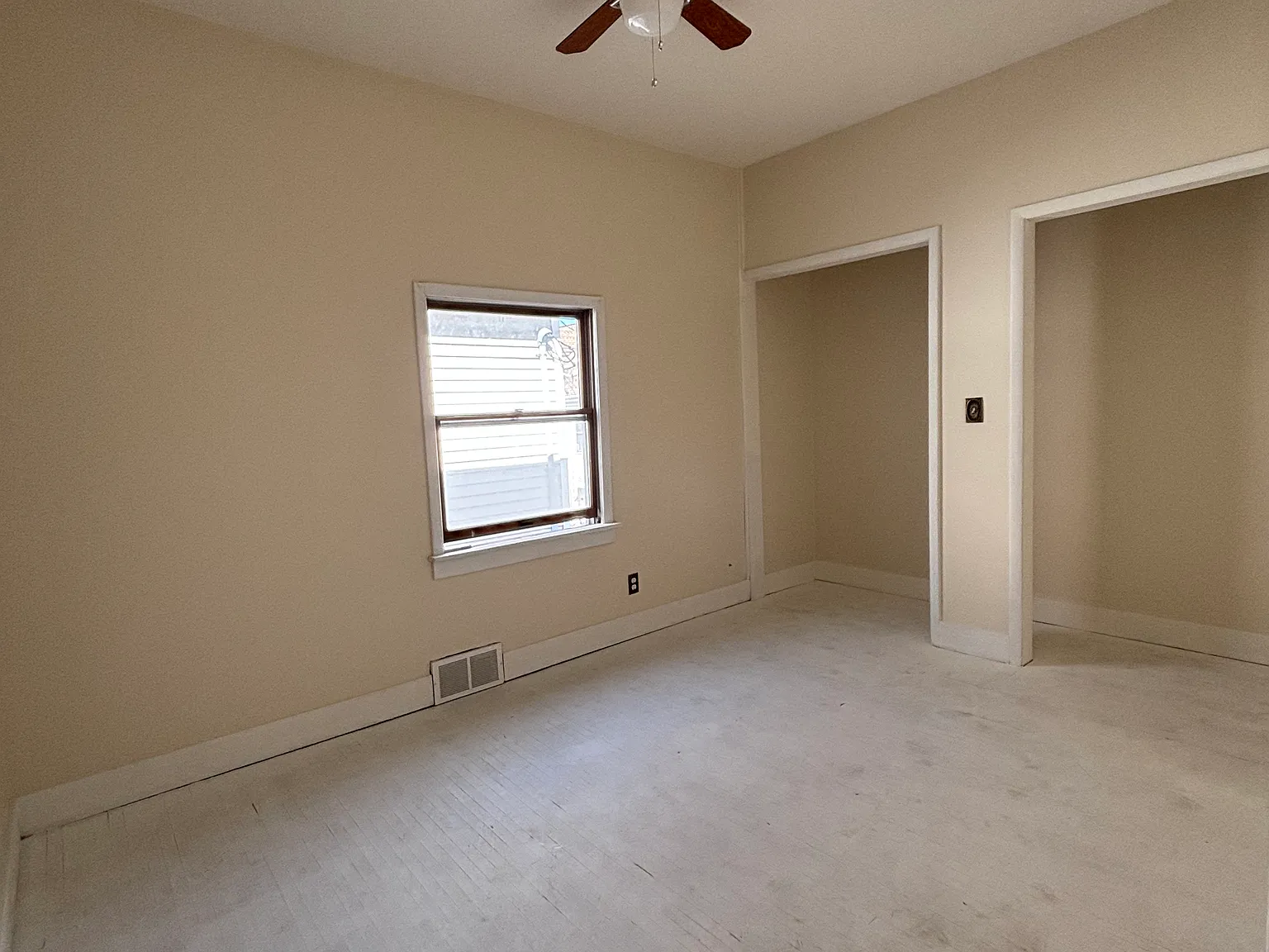 3 bed, 1200 sqft, $1,600 — Photo 4