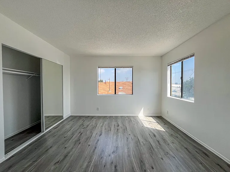 11943 Grevillea Ave — Photo 25
