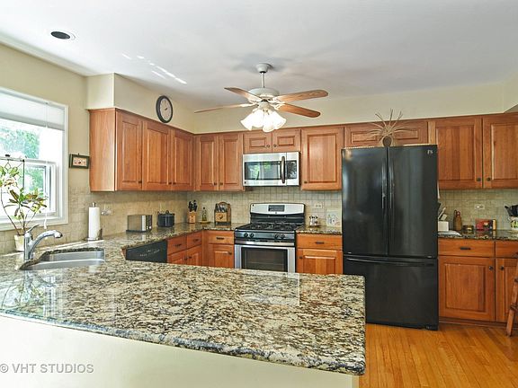3rd image of 2638 N Drury Ln