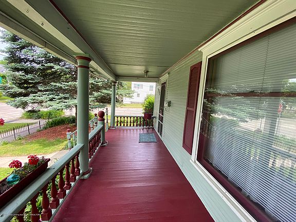 5th image of 836 Seymour Ave