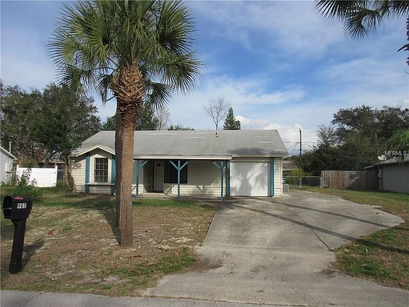 3rd image of 985 Treadway Dr