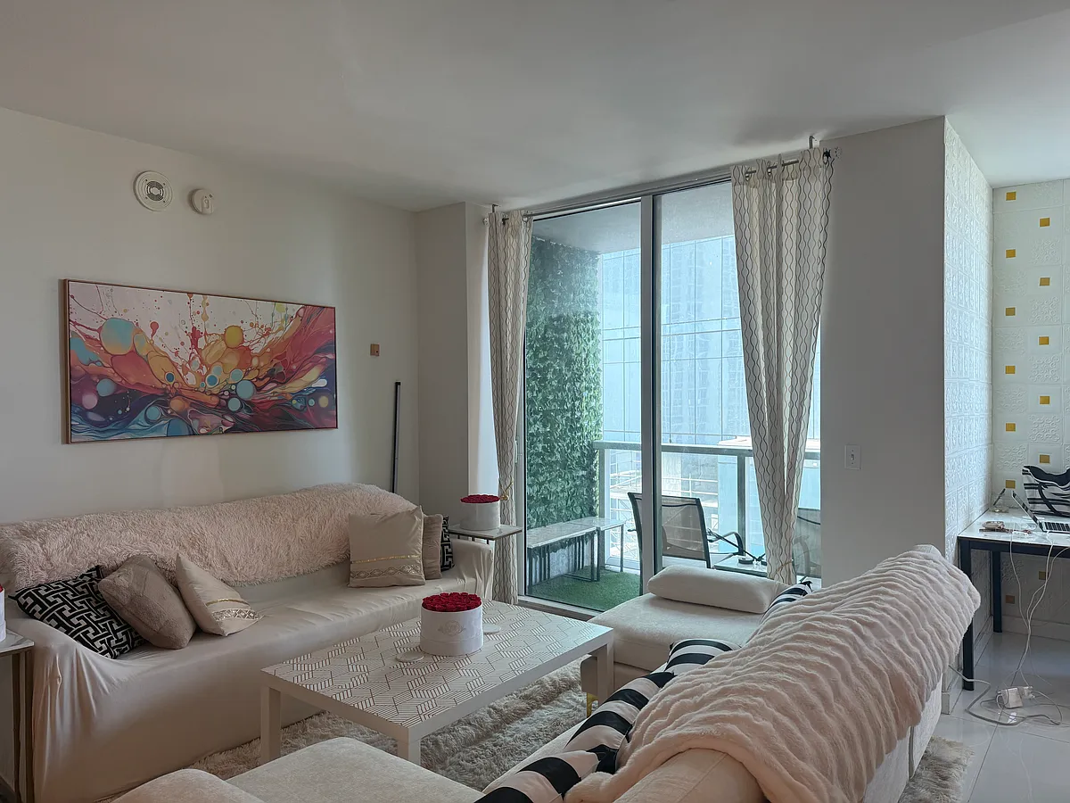 Living Room - Biscayne Blvd