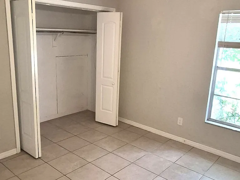 11515 Valencia Dr #B — Photo 7