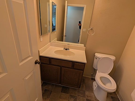 5th image of 1911 Canyon Ridge Dr