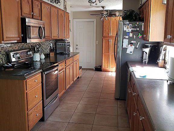 3rd image of 50 Lemon Twist Ln