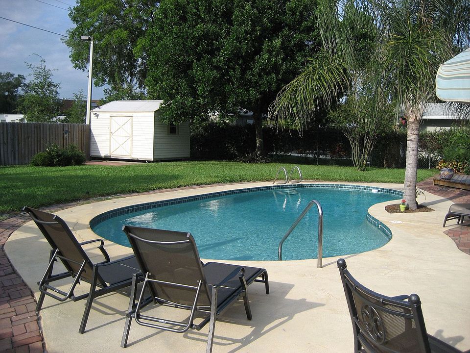 2nd image of 2119 Woodcrest Dr