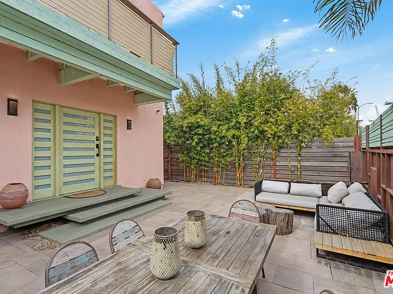 621 Rose Ave #B — Photo 1