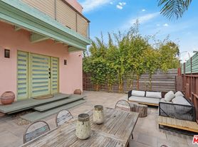 621 Rose Ave, Venice, CA