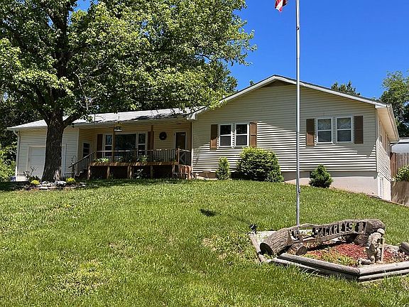 2nd image of 1009 E Shag Bark Dr