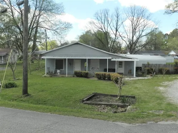 1022 S High St, Trenton, TN 38382