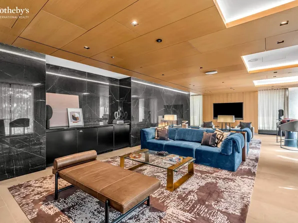 450 Washington Street image 16 of 19