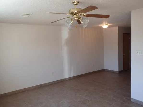 415 Helen St #B, Conway, AR 72034