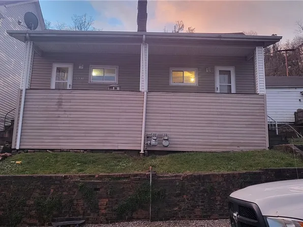 4685/4687 Harrison St, Bellaire, OH 43906