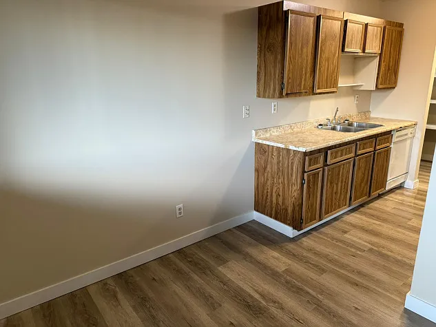 2 Bedroom Unit in Clearview Meadows!! — Photo 3