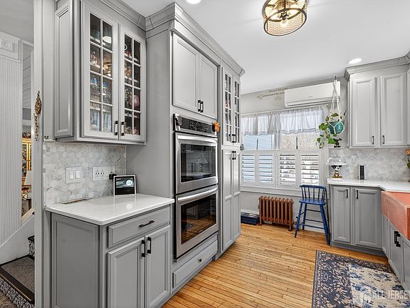 4th image of 151 Beechwood Ave