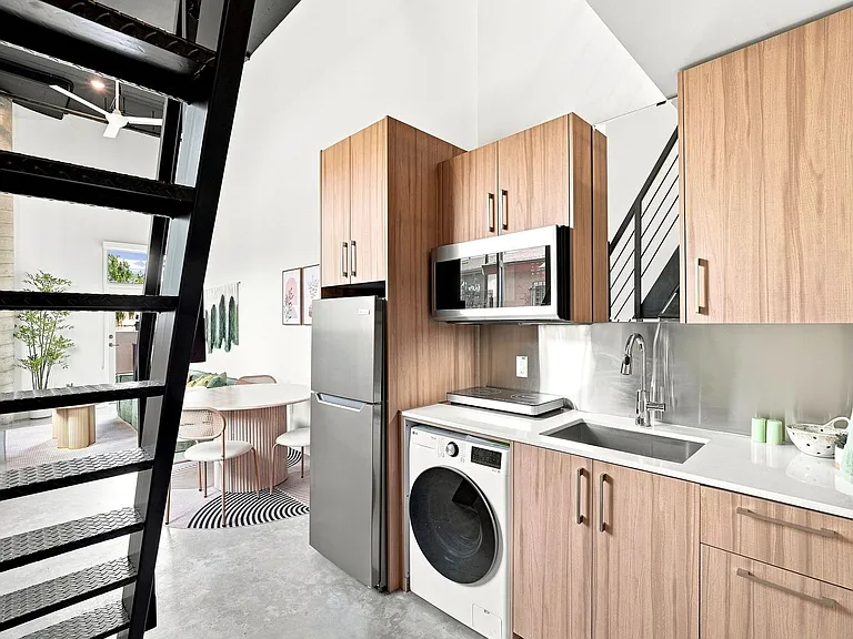 Step Designer Lofts — Photo 176