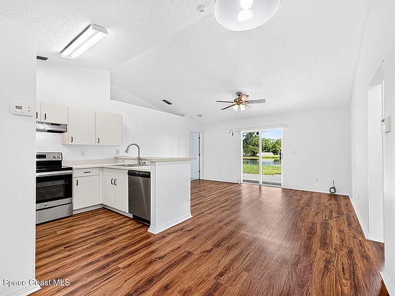 3rd image of 4111 Bahama Ave