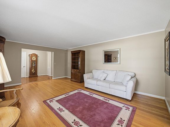 5th image of 114 Valleybrook Rd