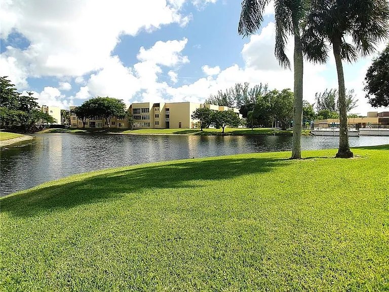 5750 NW 64th Ave #201 — Photo 20