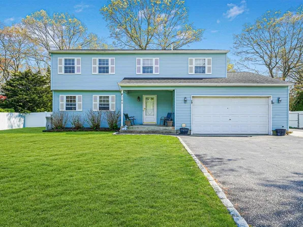 186 Pawnee Avenue, Mastic, NY 11950