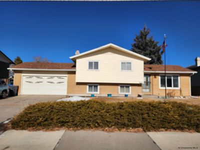 518 Western Hills Blvd, Cheyenne, WY, 82009